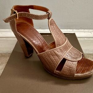 Chie Mihara Brown Woven Sandals Sz 39.5